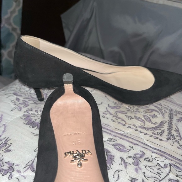 Prada Pumps - Picture 3 of 7